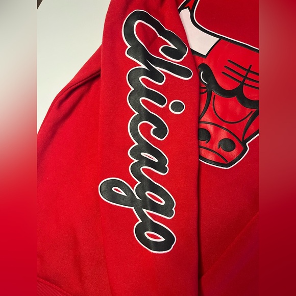 Red Chicago Bulls NBA Small Hoodie - Picture 7 of 8
